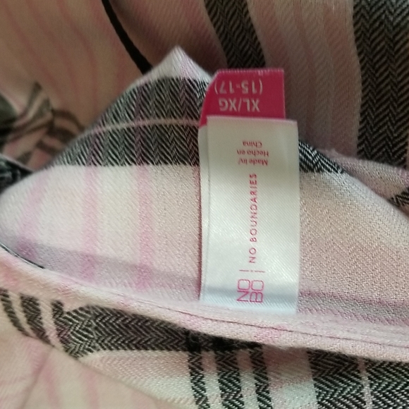 3 for 20. No Boundaries ladies Blouse. - Picture 5 of 6